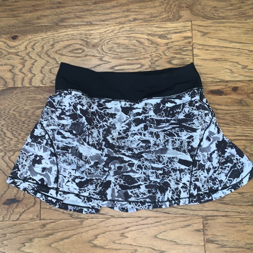 Lulemon Skirt - Size 4 Tall